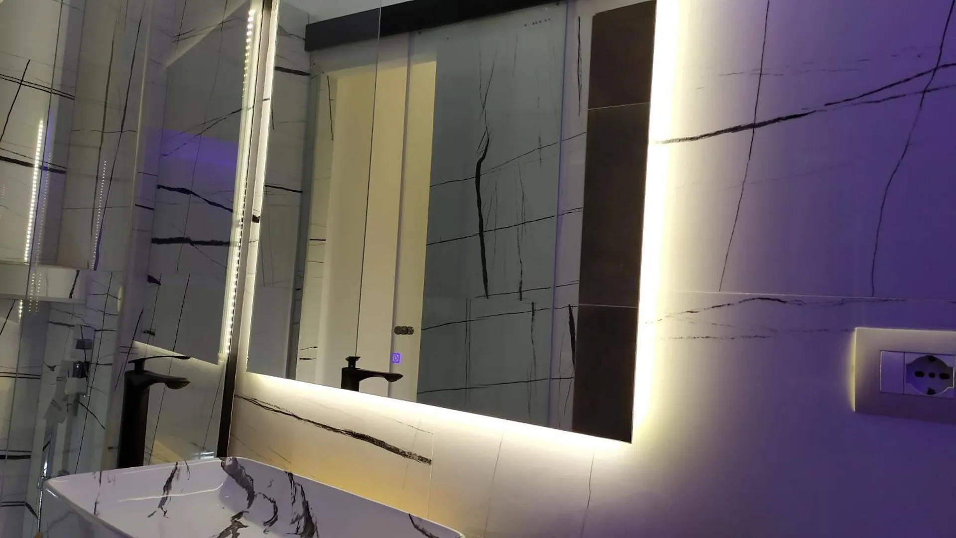 Beautiful Modern Studio In Bllok Tirana